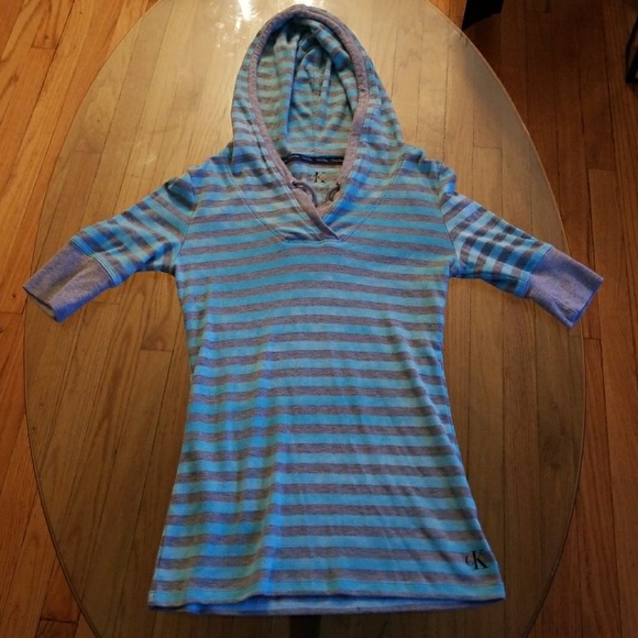 Calvin Klein Sweater - Picture 1 of 3